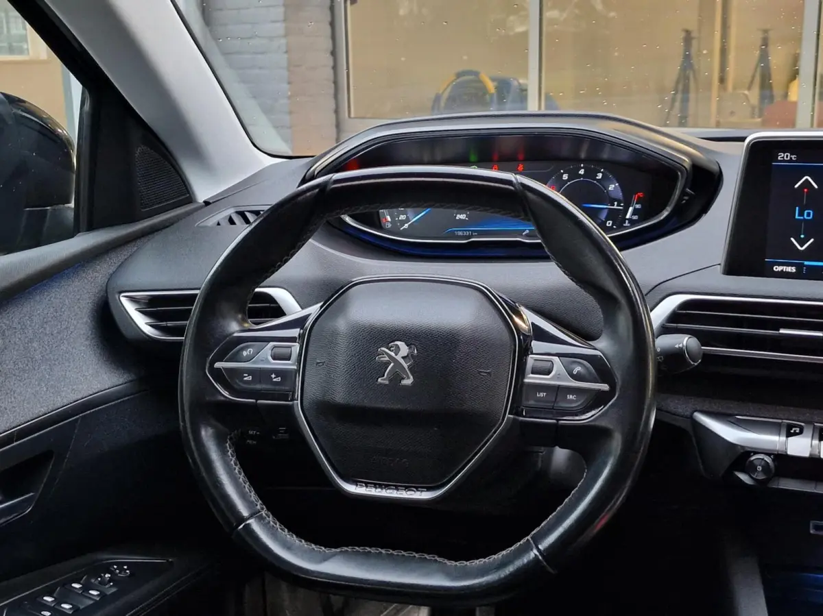 1.2 PureTech Allure|Clima|Trekhaak|Carplay|360 camera|19-inch|