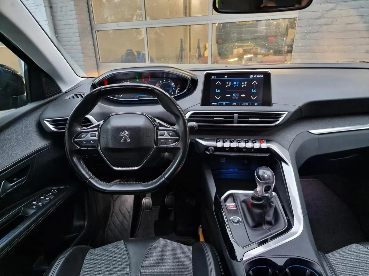 1.2 PureTech Allure|Clima|Trekhaak|Carplay|360 camera|19-inch|