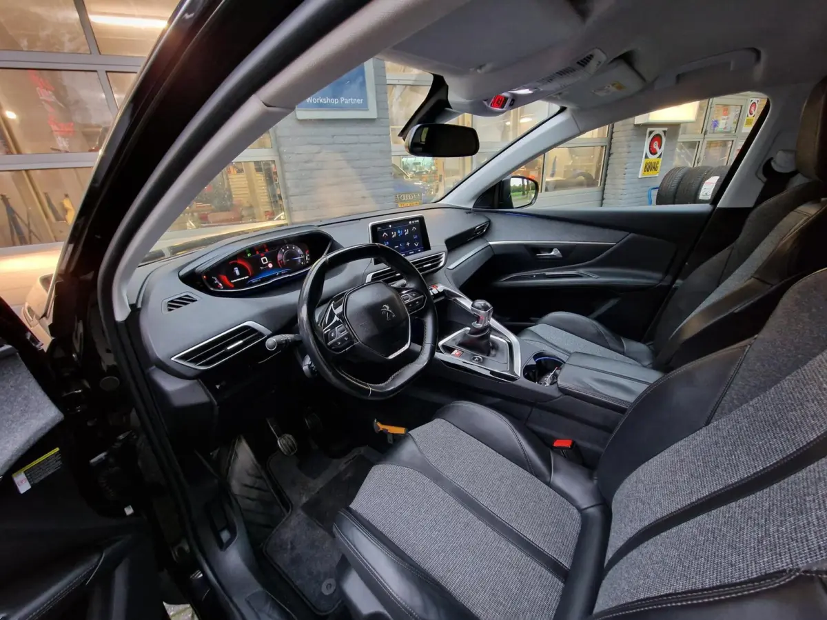 1.2 PureTech Allure|Clima|Trekhaak|Carplay|360 camera|19-inch|