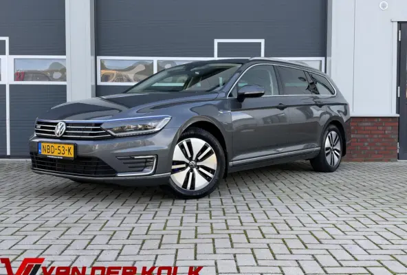 1.4 TSI GTE | Navigatie | Adaptive Cruise | LED | Stoelverwarming | Sensoren | Trekhaak
