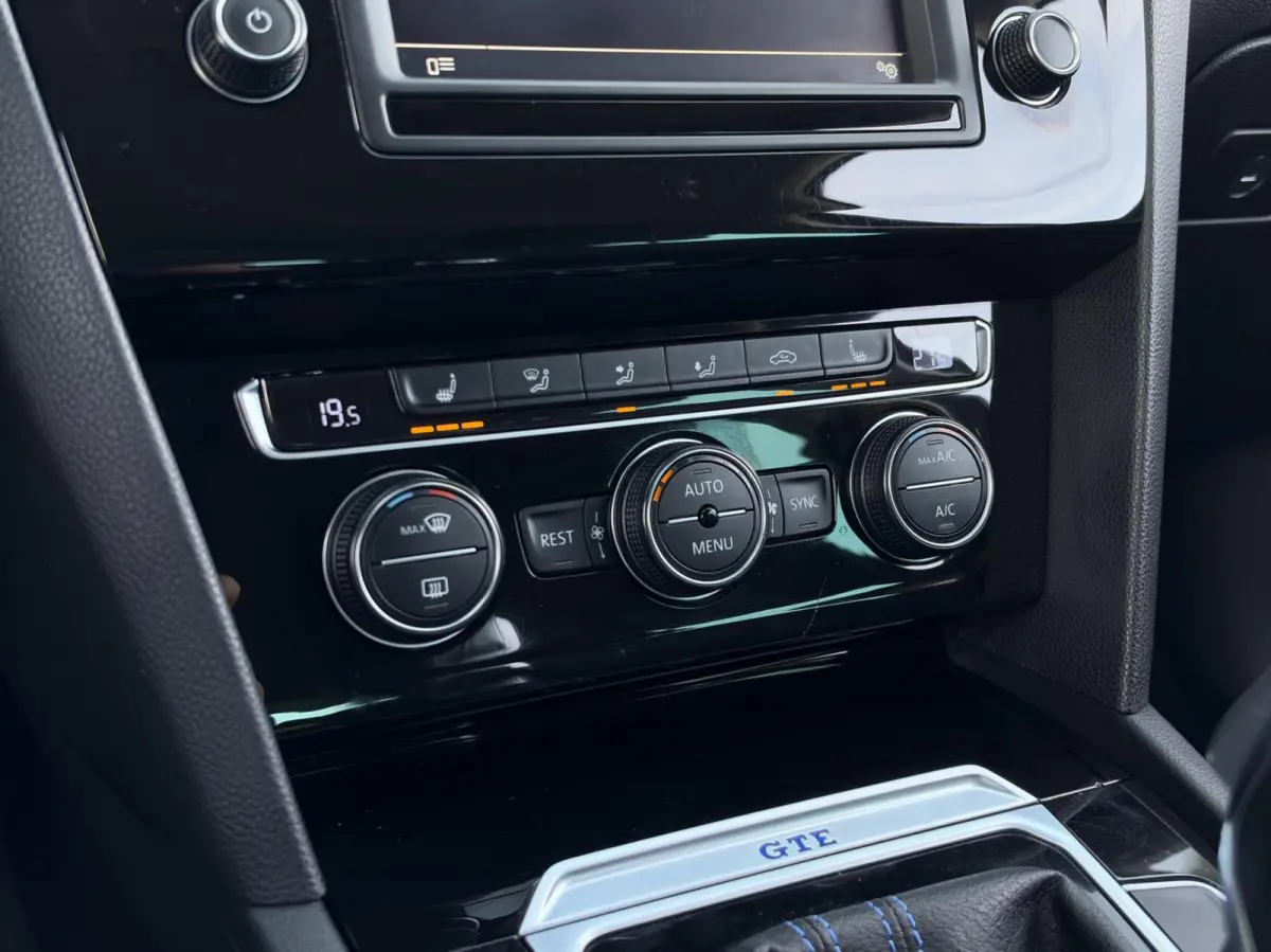 1.4 TSI GTE | Navigatie | Adaptive Cruise | LED | Stoelverwarming | Sensoren | Trekhaak
