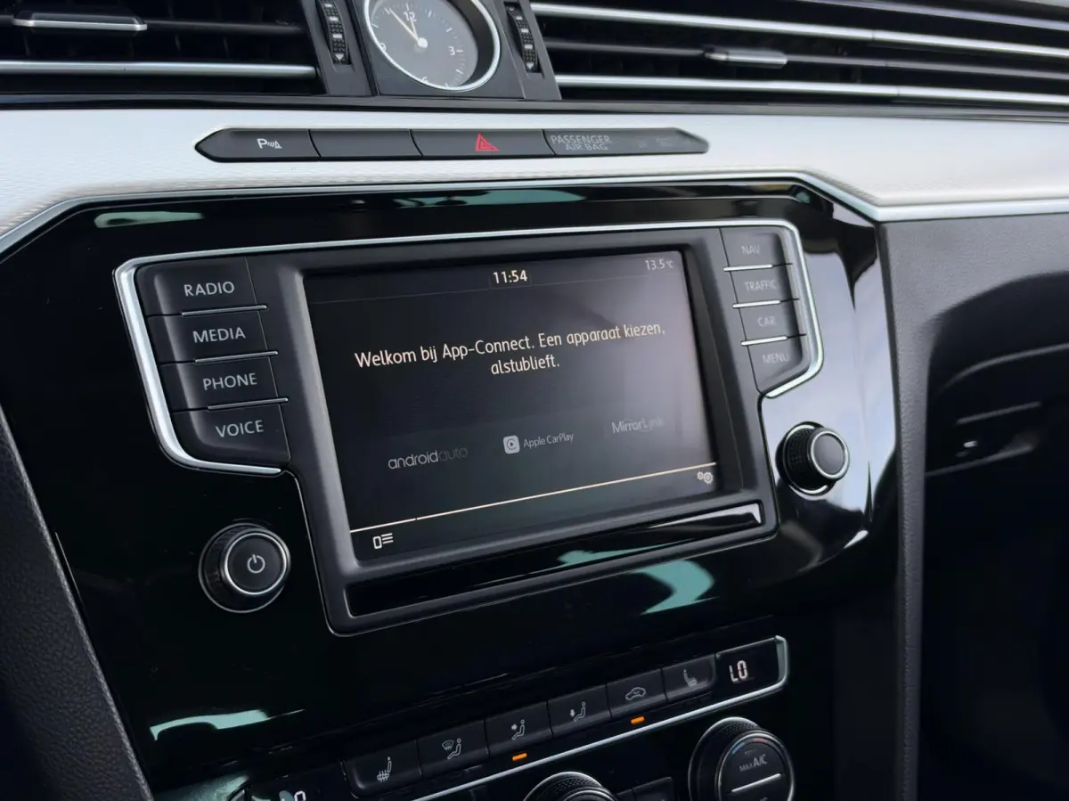 1.4 TSI GTE | Navigatie | Adaptive Cruise | LED | Stoelverwarming | Sensoren | Trekhaak