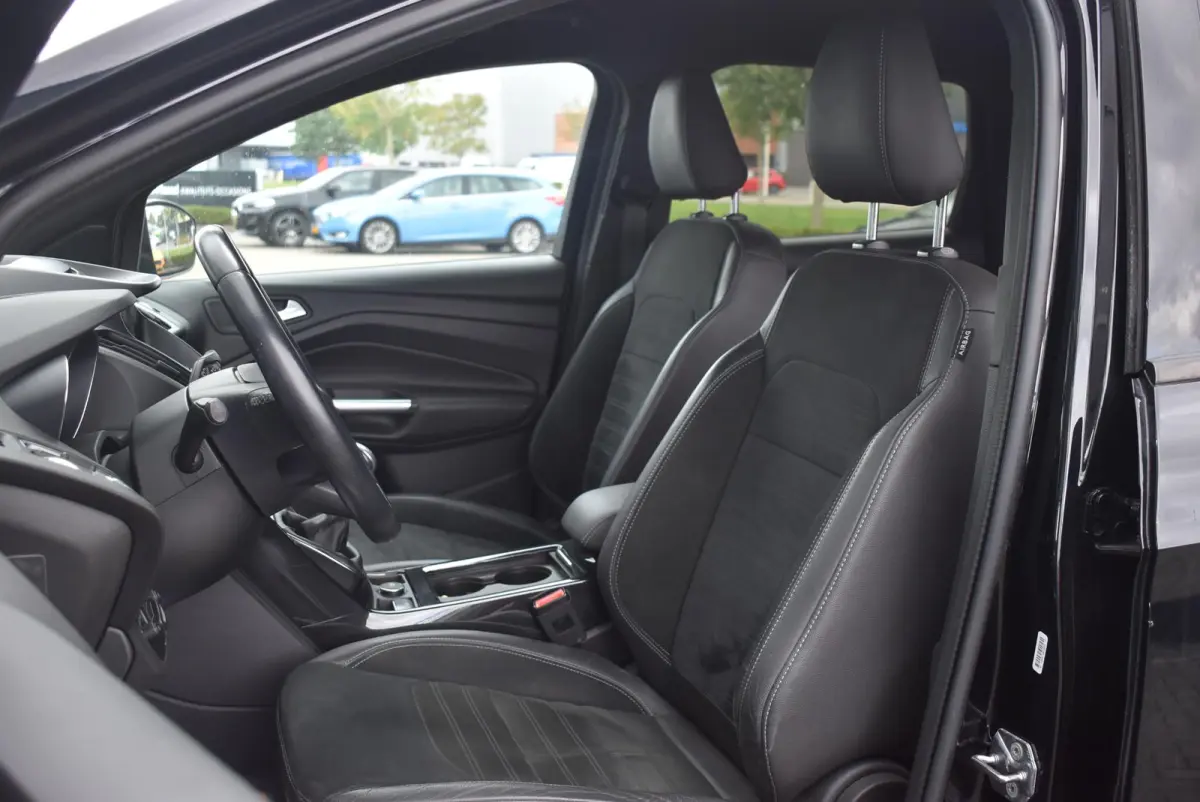 1.5 EcoBoost ST-Line | Climate Control | Cruise Control | Trekhaak | Parkeersensoren V + A | Navigatie | Voorruitverwarming | Elektrische Achterklep | Apple Carplay/ Android Auto |