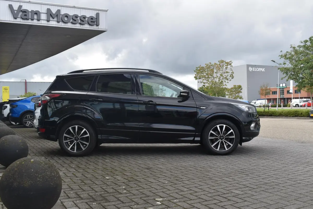 1.5 EcoBoost ST-Line | Climate Control | Cruise Control | Trekhaak | Parkeersensoren V + A | Navigatie | Voorruitverwarming | Elektrische Achterklep | Apple Carplay/ Android Auto |