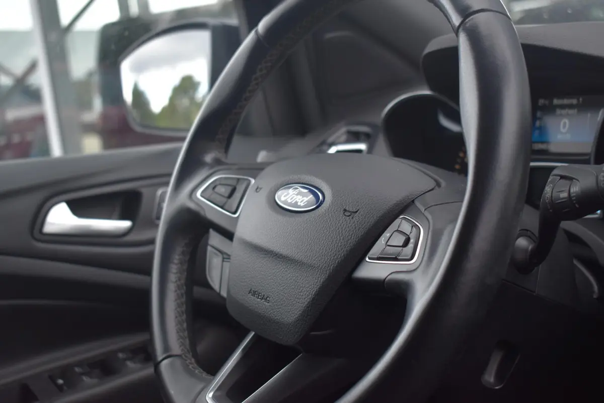 1.5 EcoBoost ST-Line | Climate Control | Cruise Control | Trekhaak | Parkeersensoren V + A | Navigatie | Voorruitverwarming | Elektrische Achterklep | Apple Carplay/ Android Auto |