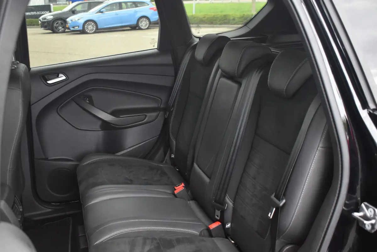 1.5 EcoBoost ST-Line | Climate Control | Cruise Control | Trekhaak | Parkeersensoren V + A | Navigatie | Voorruitverwarming | Elektrische Achterklep | Apple Carplay/ Android Auto |