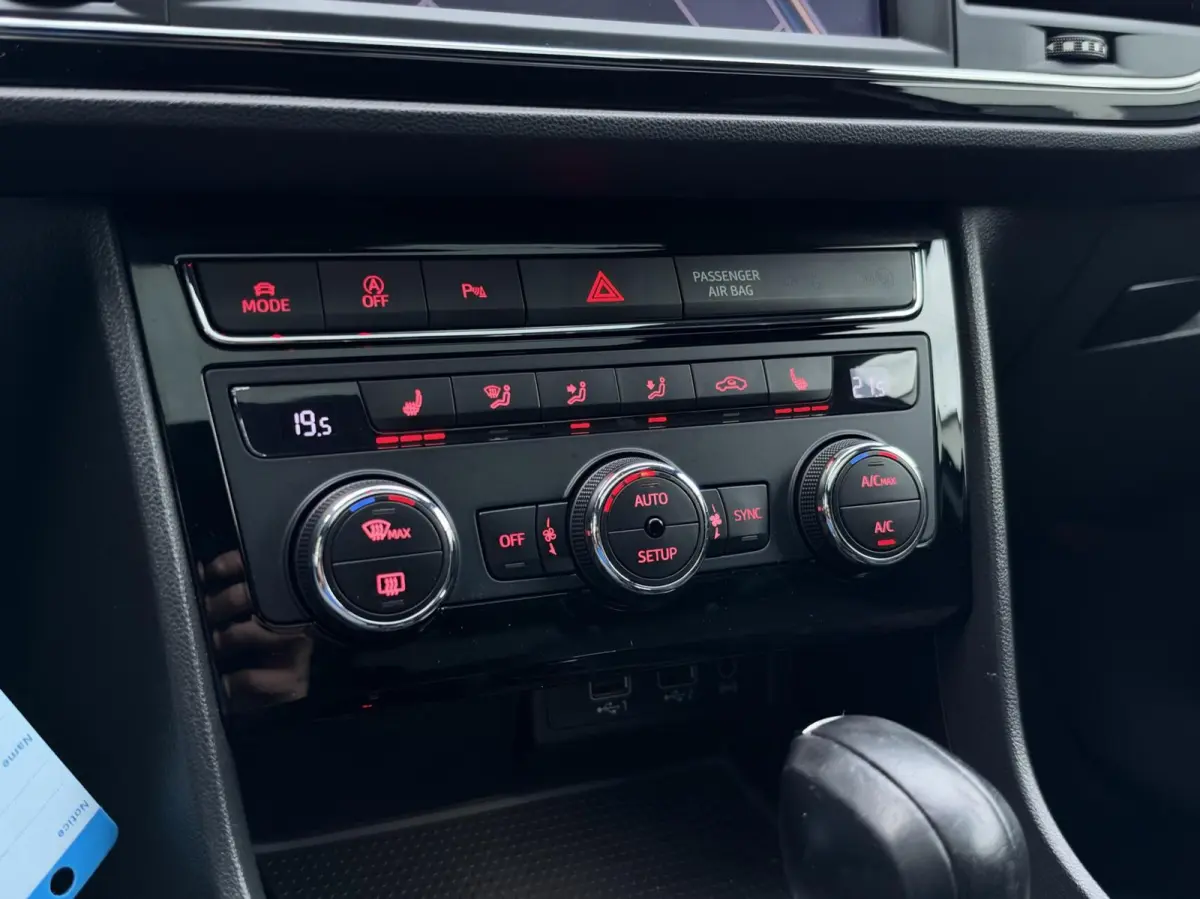 1.4 EcoTSI FR 150 PK | Panorama | LED | CarPlay | Navigatie | Cruise | Climate