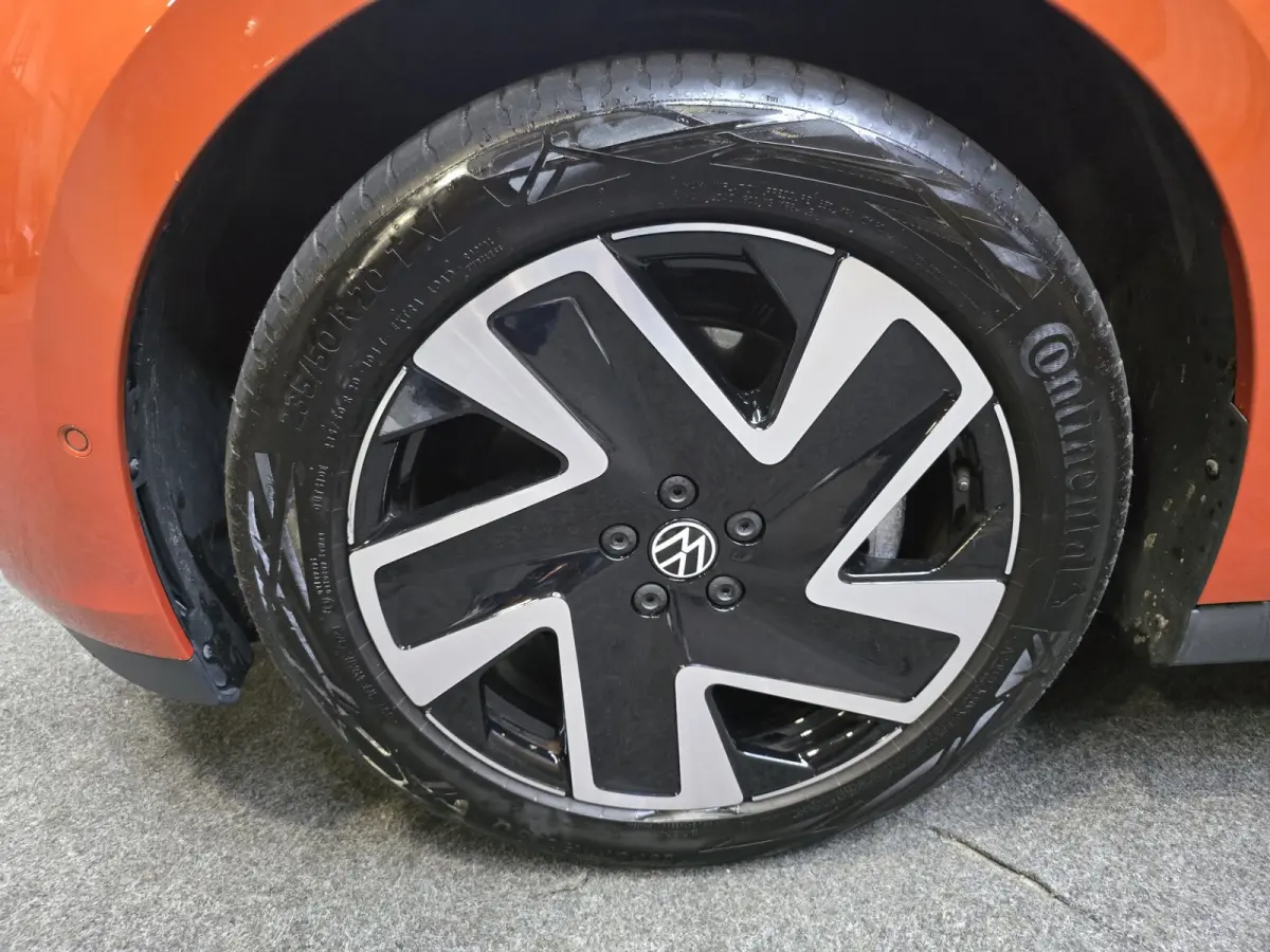 Pro 86 kWh LED Navi Clima 5P Camera Park Assist 20"LM SOH 98.8%