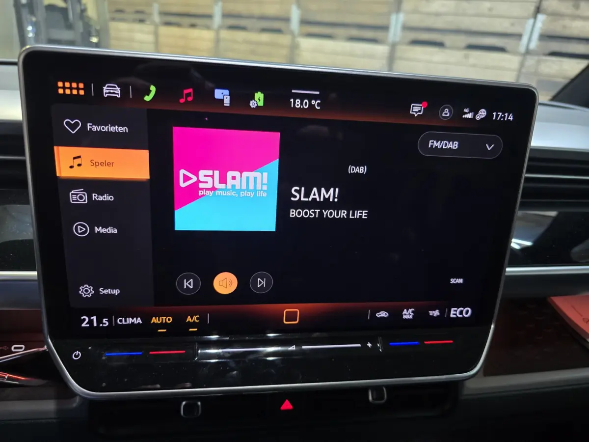 Pro 86 kWh LED Navi Clima 5P Camera Park Assist 20"LM SOH 98.8%