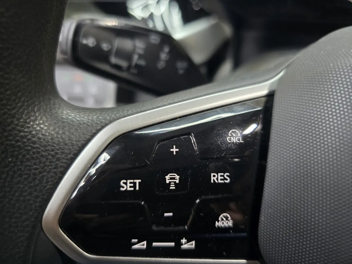 Pro 86 kWh LED Navi Clima 5P Camera Park Assist 20"LM SOH 98.8%