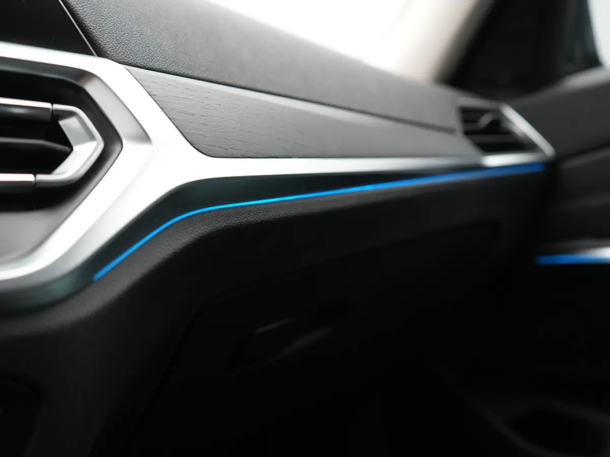 330e Sportline PHEV 293pk Dealer O.H. | SOH 86,2% | Trekhaak Af Fabriek | Head Up | Adaptive Cruise | Laser LED | 360 Camera | Lederen Sportstoelen Memory & Verwarmd | Stuur Verwarmd | Keyle