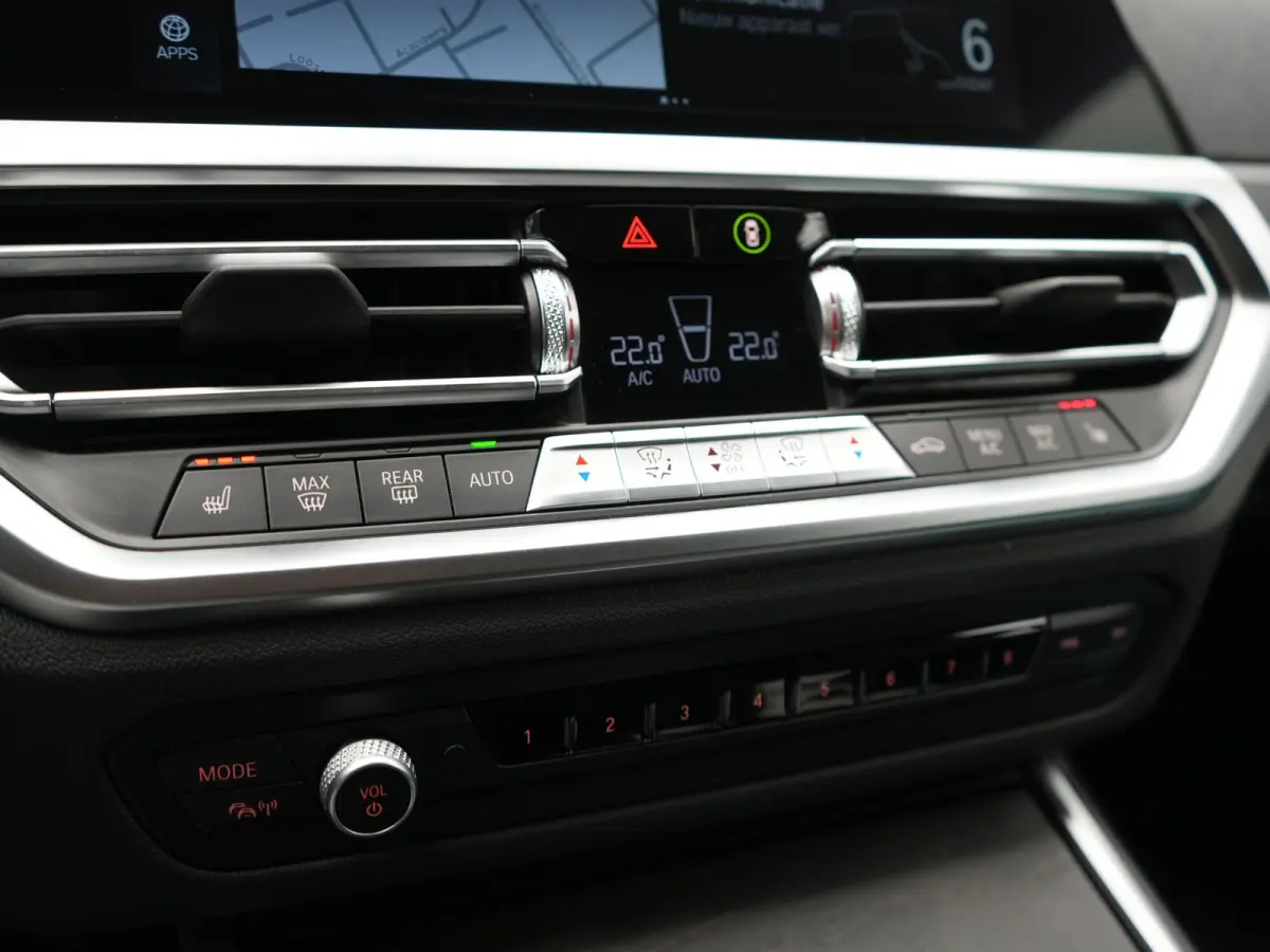 330e Sportline PHEV 293pk Dealer O.H. | SOH 86,2% | Trekhaak Af Fabriek | Head Up | Adaptive Cruise | Laser LED | 360 Camera | Lederen Sportstoelen Memory & Verwarmd | Stuur Verwarmd | Keyle