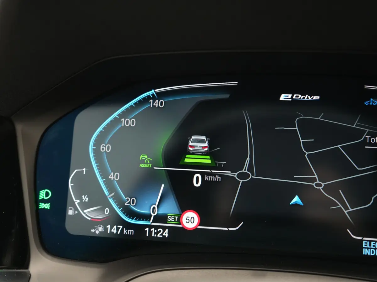 330e Sportline PHEV 293pk Dealer O.H. | SOH 86,2% | Trekhaak Af Fabriek | Head Up | Adaptive Cruise | Laser LED | 360 Camera | Lederen Sportstoelen Memory & Verwarmd | Stuur Verwarmd | Keyle