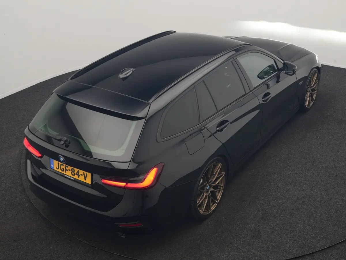 330e Sportline PHEV 293pk Dealer O.H. | SOH 86,2% | Trekhaak Af Fabriek | Head Up | Adaptive Cruise | Laser LED | 360 Camera | Lederen Sportstoelen Memory & Verwarmd | Stuur Verwarmd | Keyle