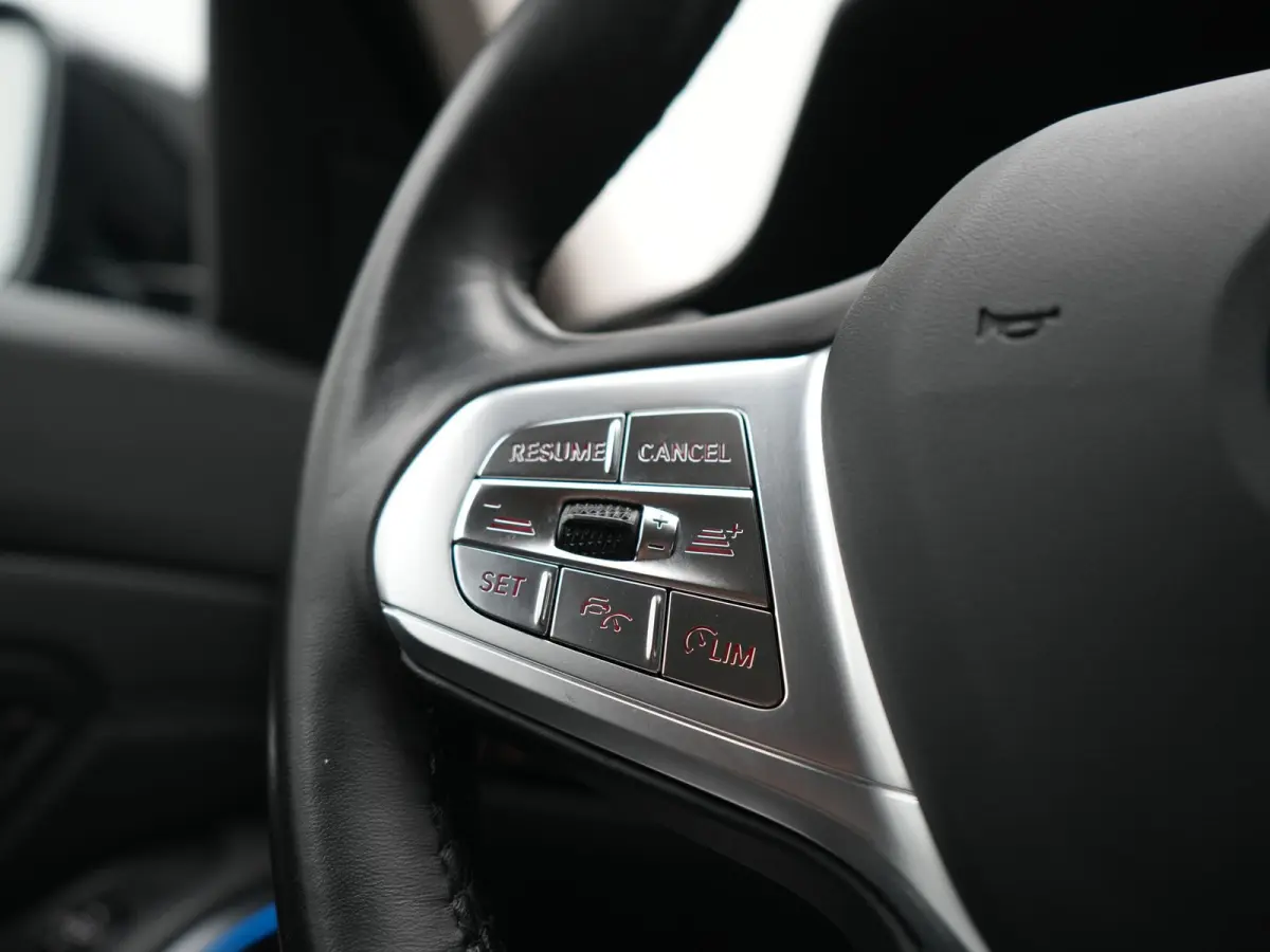 330e Sportline PHEV 293pk Dealer O.H. | SOH 86,2% | Trekhaak Af Fabriek | Head Up | Adaptive Cruise | Laser LED | 360 Camera | Lederen Sportstoelen Memory & Verwarmd | Stuur Verwarmd | Keyle