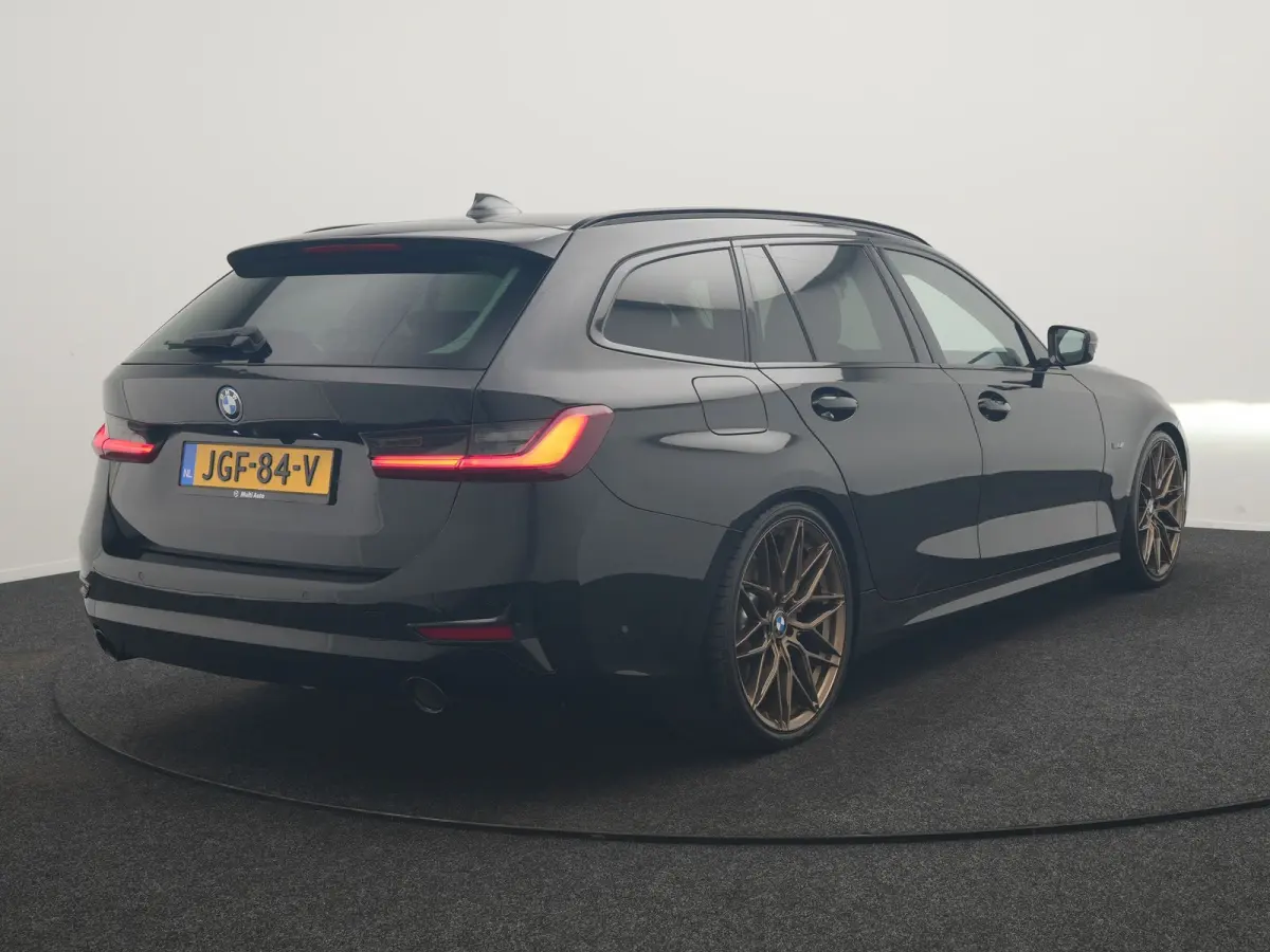 330e Sportline PHEV 293pk Dealer O.H. | SOH 86,2% | Trekhaak Af Fabriek | Head Up | Adaptive Cruise | Laser LED | 360 Camera | Lederen Sportstoelen Memory & Verwarmd | Stuur Verwarmd | Keyle