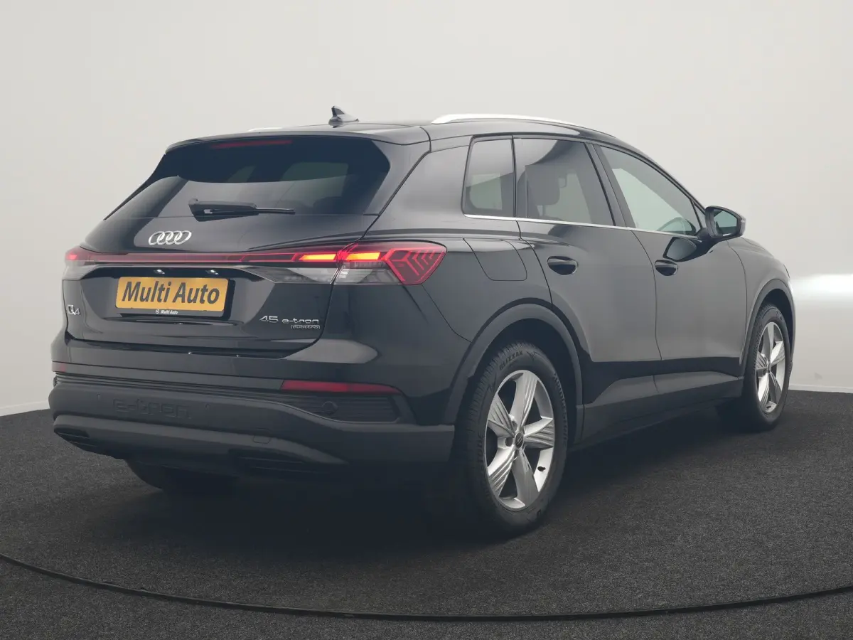 45 Quattro Advanced edition 77 kWh 265pk Dealer O.H. | Trekhaak Af Fabriek | Adaptive Cruise | Camera | Sportstoelen & Stuur Verwarmd | Keyless | Navigatie | DAB | Virtual | Lane Assist |