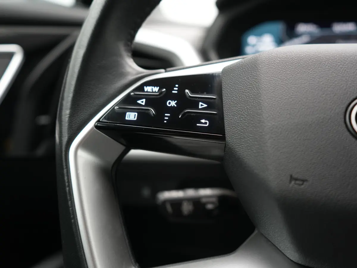 45 Quattro Advanced edition 77 kWh 265pk Dealer O.H. | SOH 97,9% | Trekhaak Af Fabriek | Adaptive Cruise | Camera | Sportstoelen & Stuur Verwarmd | Keyless | Navigatie | DAB | Virtual | Lane