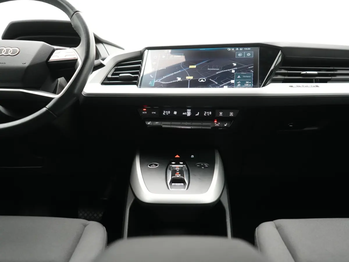 45 Quattro Advanced edition 77 kWh 265pk Dealer O.H. | SOH 97,9% | Trekhaak Af Fabriek | Adaptive Cruise | Camera | Sportstoelen & Stuur Verwarmd | Keyless | Navigatie | DAB | Virtual | Lane
