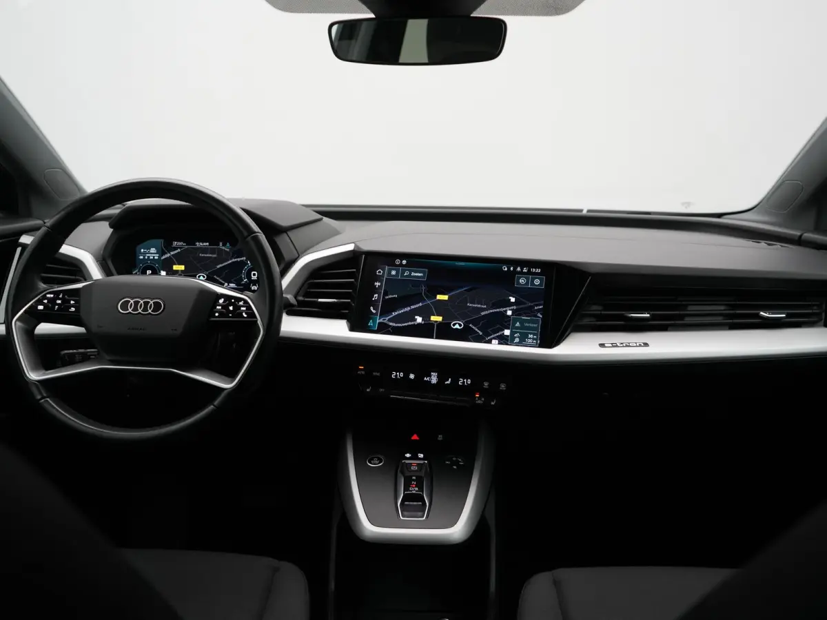 45 Quattro Advanced edition 77 kWh 265pk Dealer O.H. | SOH 97,9% | Trekhaak Af Fabriek | Adaptive Cruise | Camera | Sportstoelen & Stuur Verwarmd | Keyless | Navigatie | DAB | Virtual | Lane