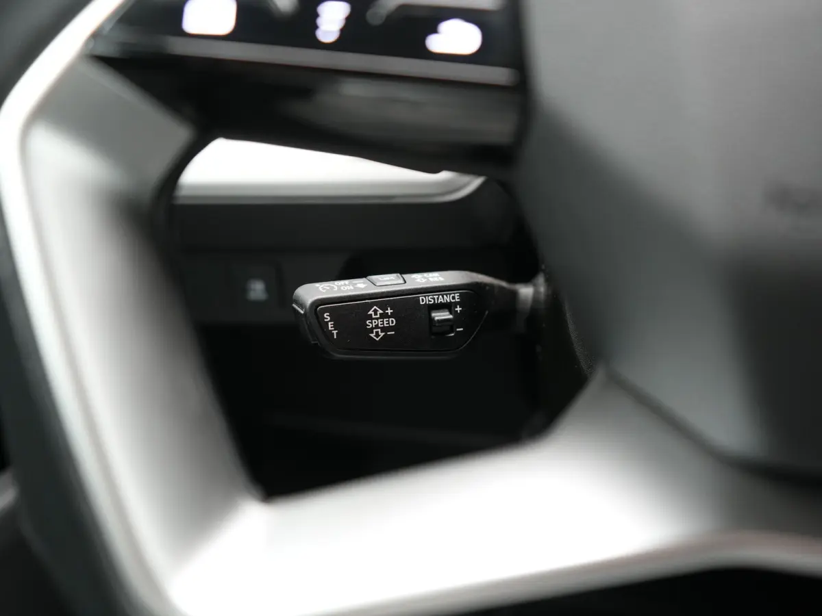 45 Quattro Advanced edition 77 kWh 265pk Dealer O.H. | SOH 97,9% | Trekhaak Af Fabriek | Adaptive Cruise | Camera | Sportstoelen & Stuur Verwarmd | Keyless | Navigatie | DAB | Virtual | Lane