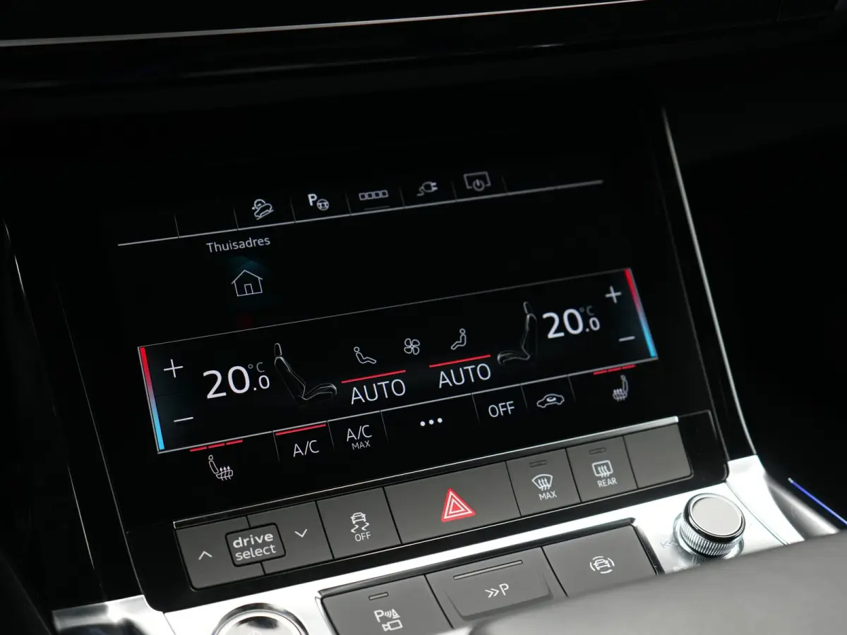 55 Quattro S Line 115 kWh 408pk Dealer O.H. | Adaptive Cruise | Matrix LED | 360 Camera | Bang & Olufsen | Alcantara Sportstoelen Memory & Verwarmd | Sfeerverlichting | Keyless | BLIS | Navi