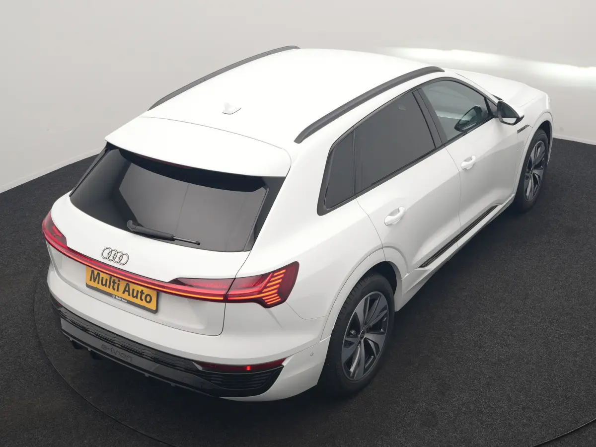 55 Quattro S Line 115 kWh 408pk Dealer O.H. | Adaptive Cruise | Matrix LED | 360 Camera | Bang & Olufsen | Alcantara Sportstoelen Memory & Verwarmd | Sfeerverlichting | Keyless | BLIS | Navi