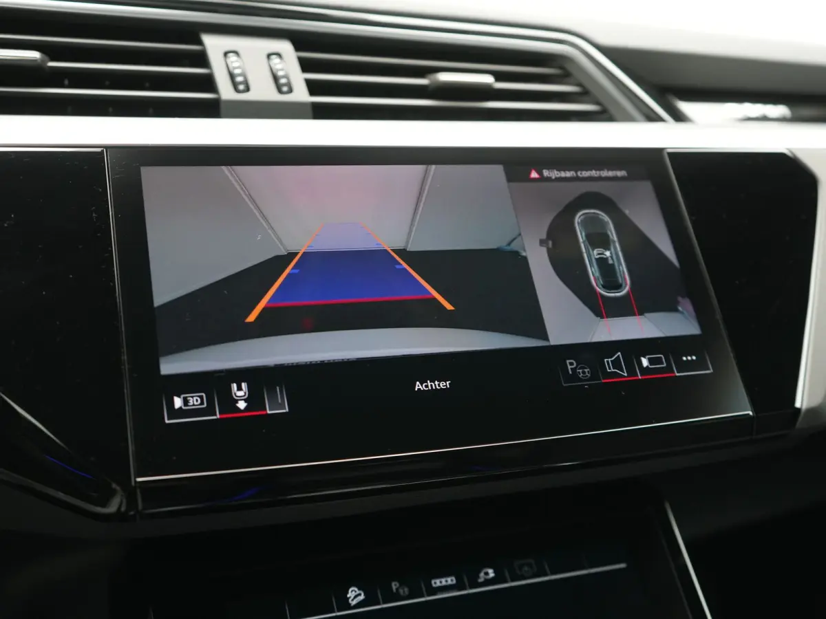55 Quattro S Line 115 kWh 408pk Dealer O.H. | Adaptive Cruise | Matrix LED | 360 Camera | Bang & Olufsen | Alcantara Sportstoelen Memory & Verwarmd | Sfeerverlichting | Keyless | BLIS | Navi