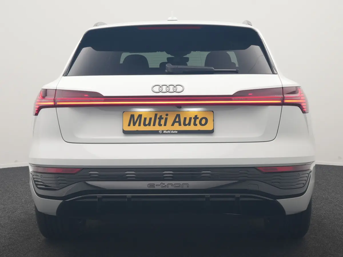55 Quattro S Line 115 kWh 408pk Dealer O.H. | Adaptive Cruise | Matrix LED | 360 Camera | Bang & Olufsen | Alcantara Sportstoelen Memory & Verwarmd | Sfeerverlichting | Keyless | BLIS | Navi