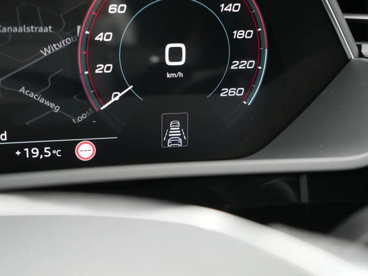 55 Quattro S Line 115 kWh 408pk Dealer O.H. | Adaptive Cruise | Matrix LED | 360 Camera | Bang & Olufsen | Alcantara Sportstoelen Memory & Verwarmd | Sfeerverlichting | Keyless | BLIS | Navi