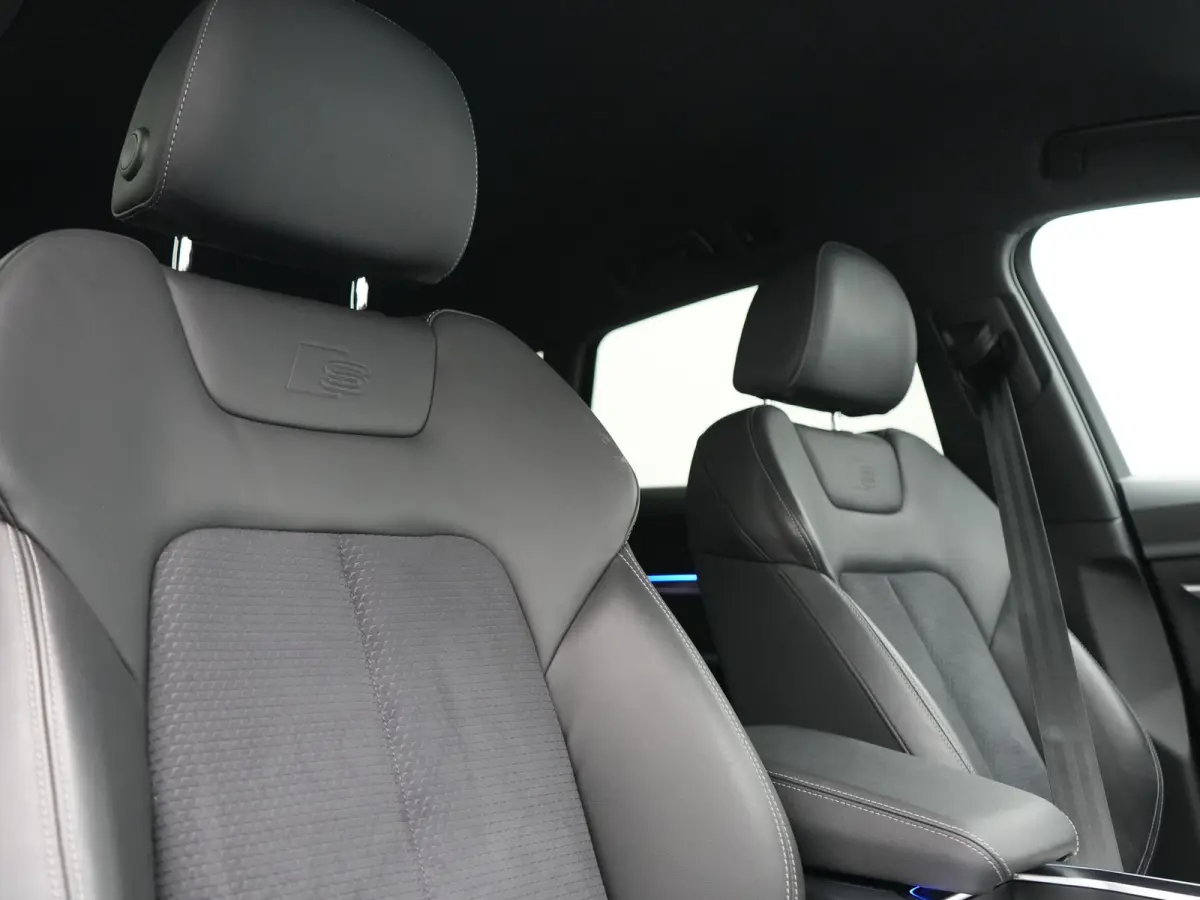 55 Quattro S Line 115 kWh 408pk Dealer O.H. | SOH 97,5% | Adaptive Cruise | Matrix LED | 360 Camera | Bang & Olufsen | Alcantara Sportstoelen Memory & Verwarmd | Sfeerverlichting | Keyless |