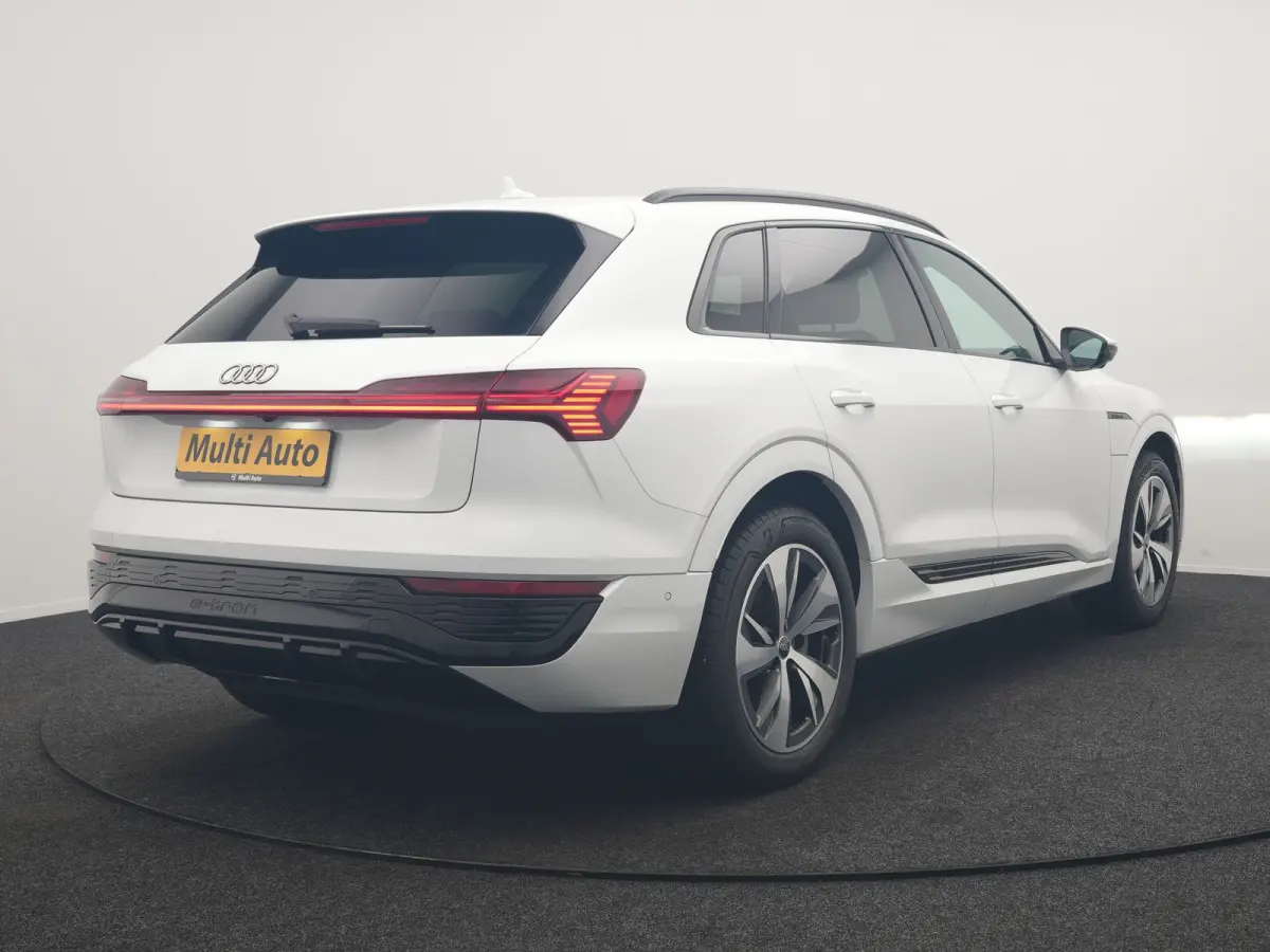 55 Quattro S Line 115 kWh 408pk Dealer O.H. | Adaptive Cruise | Matrix LED | 360 Camera | Bang & Olufsen | Alcantara Sportstoelen Memory & Verwarmd | Sfeerverlichting | Keyless | BLIS | Navi
