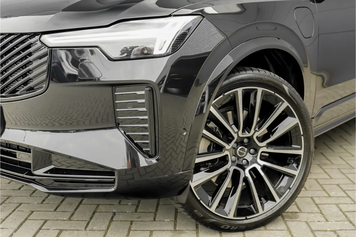 2.0 T8 Plug-in AWD Ultra Black 7p Model 2027 B&W Pano Massage Stoelventilatie Trekhaak