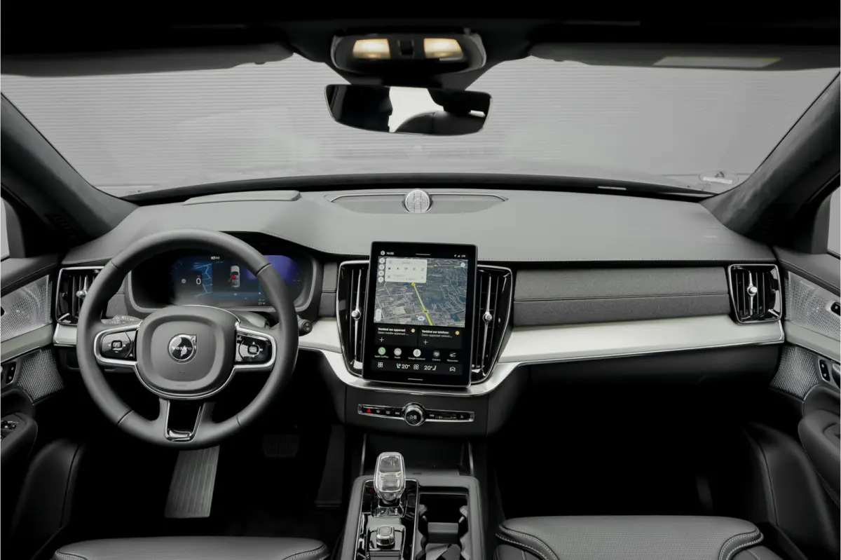 2.0 T8 Plug-in AWD Ultra Black 7p Model 2027 B&W Pano Massage Stoelventilatie Trekhaak