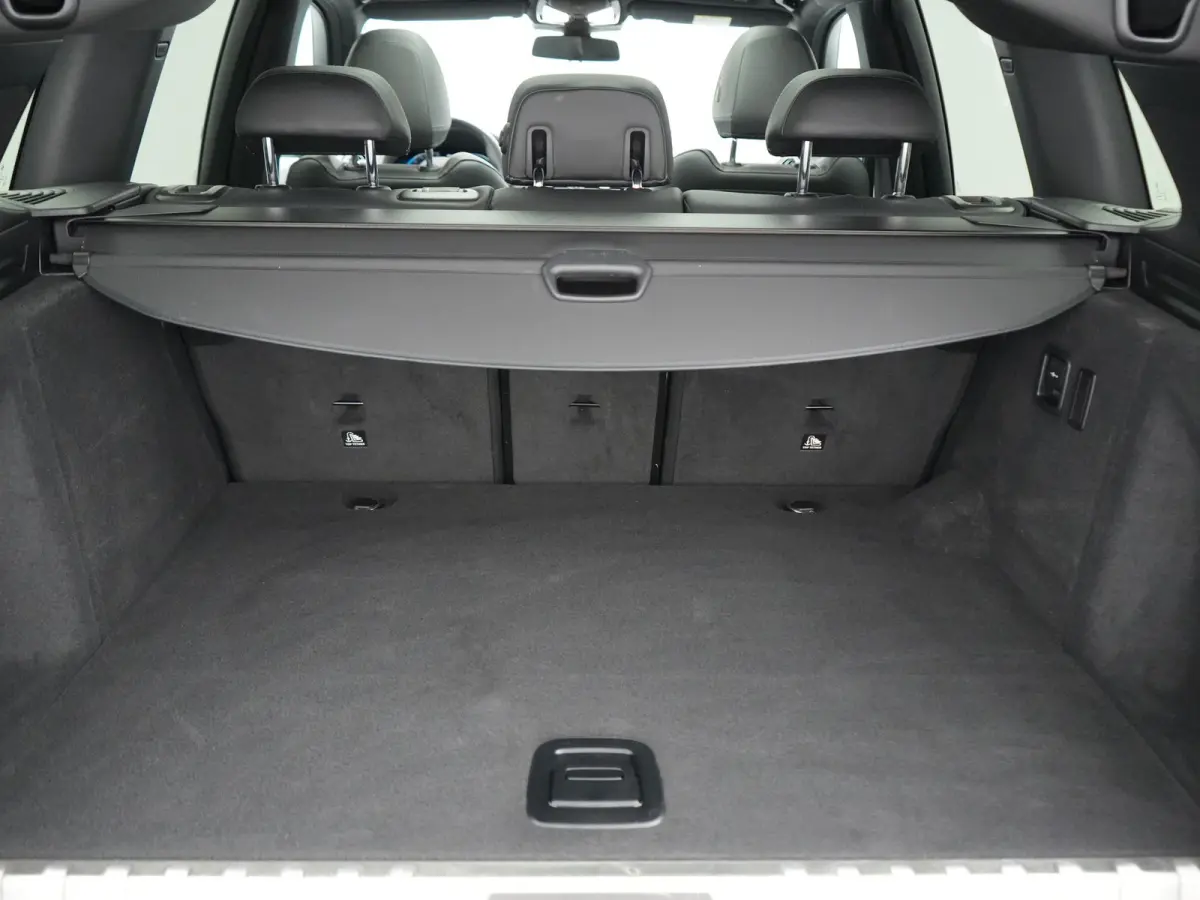 xDrive30e M Sport PHEV 293pk Dealer O.H. | Trekhaak Af Fabriek | Panodak | Adaptive Cruise | 360 Camera | Harman / Kardon | Lederen Sportstoelen Memory & Verwarmd | BLIS | Keyless | Sfeerver