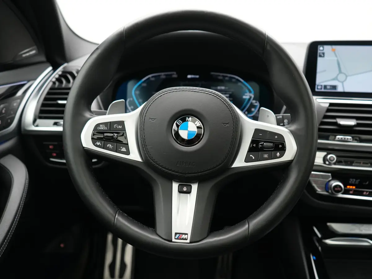 xDrive30e M Sport PHEV 293pk Dealer O.H. | Trekhaak Af Fabriek | Panodak | Adaptive Cruise | 360 Camera | Harman / Kardon | Lederen Sportstoelen Memory & Verwarmd | BLIS | Keyless | Sfeerver