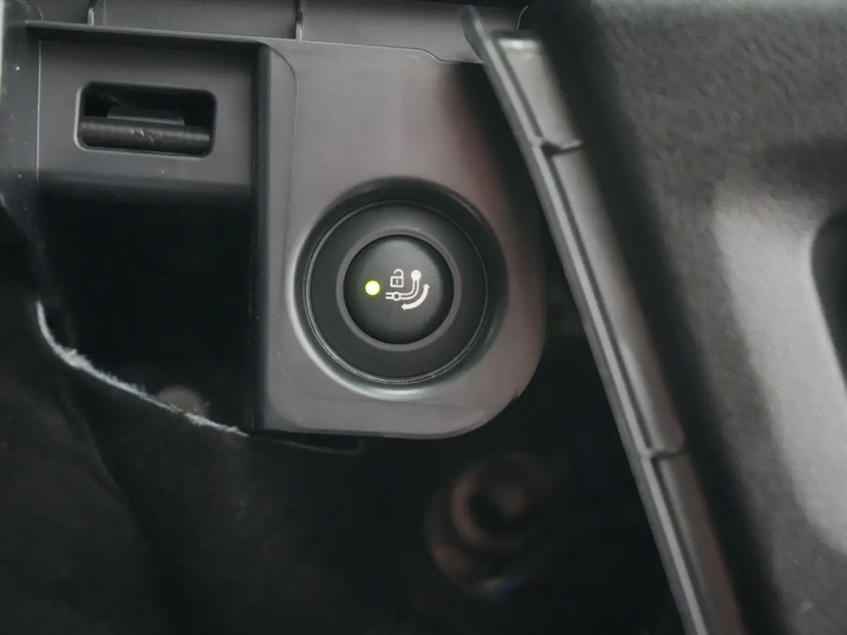 xDrive30e M Sport PHEV 293pk Dealer O.H. | Trekhaak Af Fabriek | Panodak | Adaptive Cruise | 360 Camera | Harman / Kardon | Lederen Sportstoelen Memory & Verwarmd | BLIS | Keyless | Sfeerver