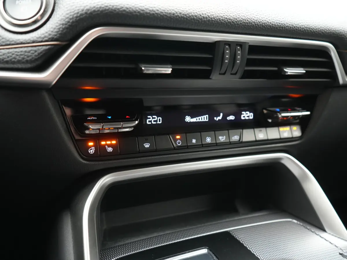 2.5 e-SkyActiv PHEV Homura 327pk Dealer O.H. | SOH 89,9% | Trekhaak Af Fabriek | Adaptive Cruise | Head Up | Camera | Lederen Sportstoelen & Stuur Verwarmd | BLIS | Keyless | Apple Carplay |