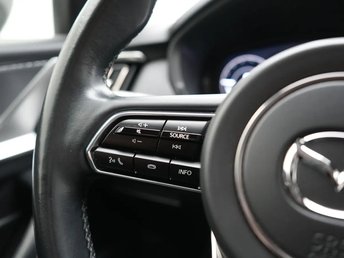 2.5 e-SkyActiv PHEV Homura 327pk Dealer O.H. | SOH 89,9% | Trekhaak Af Fabriek | Adaptive Cruise | Head Up | Camera | Lederen Sportstoelen & Stuur Verwarmd | BLIS | Keyless | Apple Carplay |