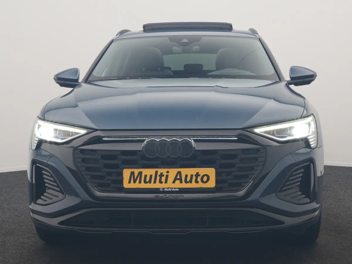 50 quattro S Line 95 kWh 340pk Dealer O.H. | Panodak | Luchtvering | 360 Camera | Matrix LED | Alcantara Sportstoelen Verwarmd | Keyless | Sfeerverlichting | Apple Carplay | Navigatie | DAB 