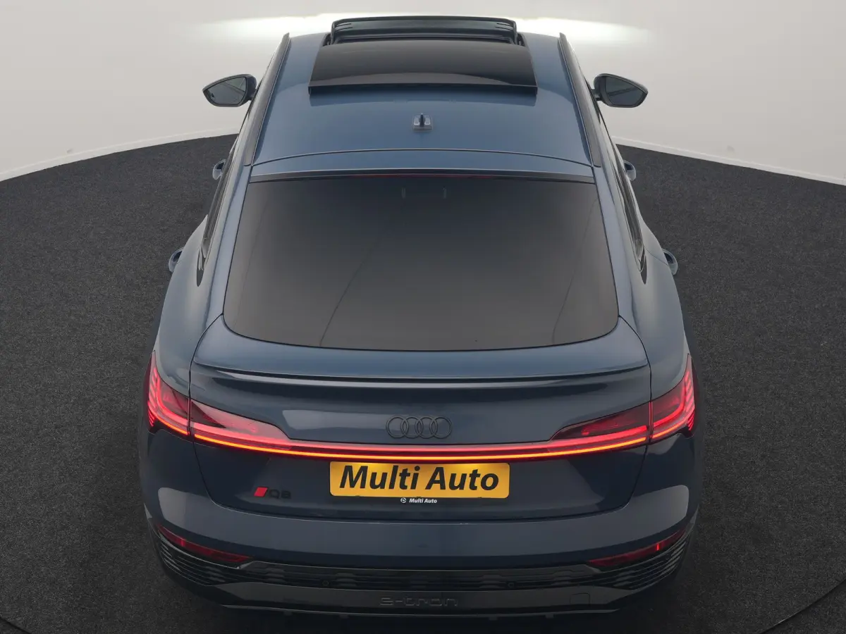 50 quattro S Line 95 kWh 340pk Dealer O.H. | Panodak | Luchtvering | 360 Camera | Matrix LED | Alcantara Sportstoelen Verwarmd | Keyless | Sfeerverlichting | Apple Carplay | Navigatie | DAB 