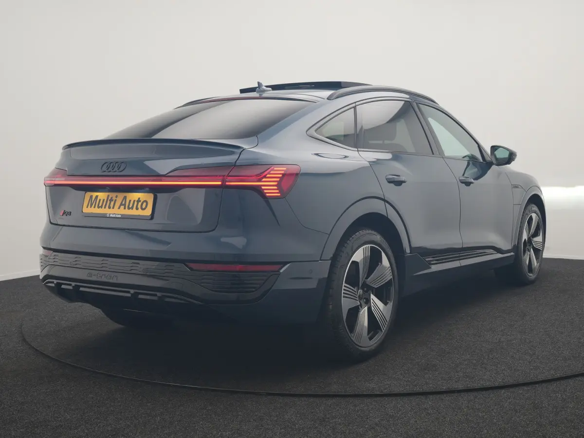 50 quattro S Line 95 kWh 340pk Dealer O.H. | Panodak | Luchtvering | 360 Camera | Matrix LED | Alcantara Sportstoelen Verwarmd | Keyless | Sfeerverlichting | Apple Carplay | Navigatie | DAB 