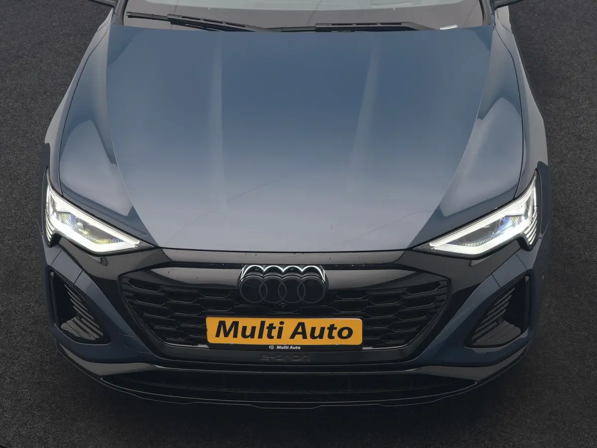 50 quattro S Line 95 kWh 340pk Dealer O.H. | Panodak | Luchtvering | 360 Camera | Matrix LED | Alcantara Sportstoelen Verwarmd | Keyless | Sfeerverlichting | Apple Carplay | Navigatie | DAB 