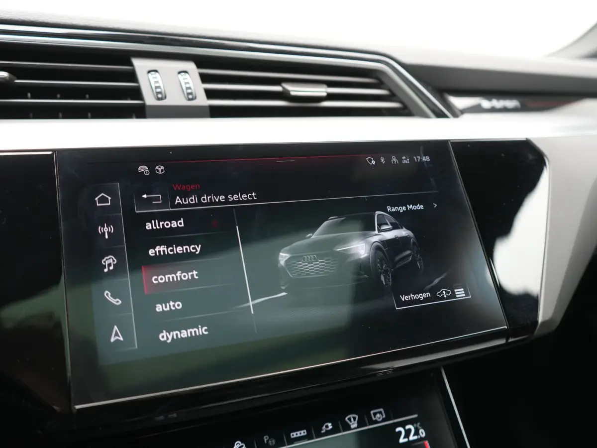 50 quattro S Line 95 kWh 340pk Dealer O.H. | Panodak | Luchtvering | 360 Camera | Matrix LED | Alcantara Sportstoelen Verwarmd | Keyless | Sfeerverlichting | Apple Carplay | Navigatie | DAB 