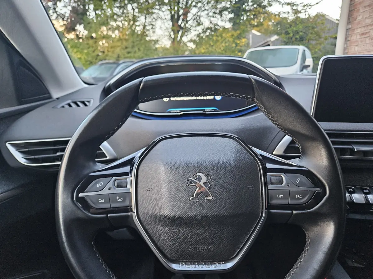 1.2 PureTech Crossway 7-Zitplaatsen! Camera! Carplay! Airco! Navigatie! Cruise Control! Nette Auto!