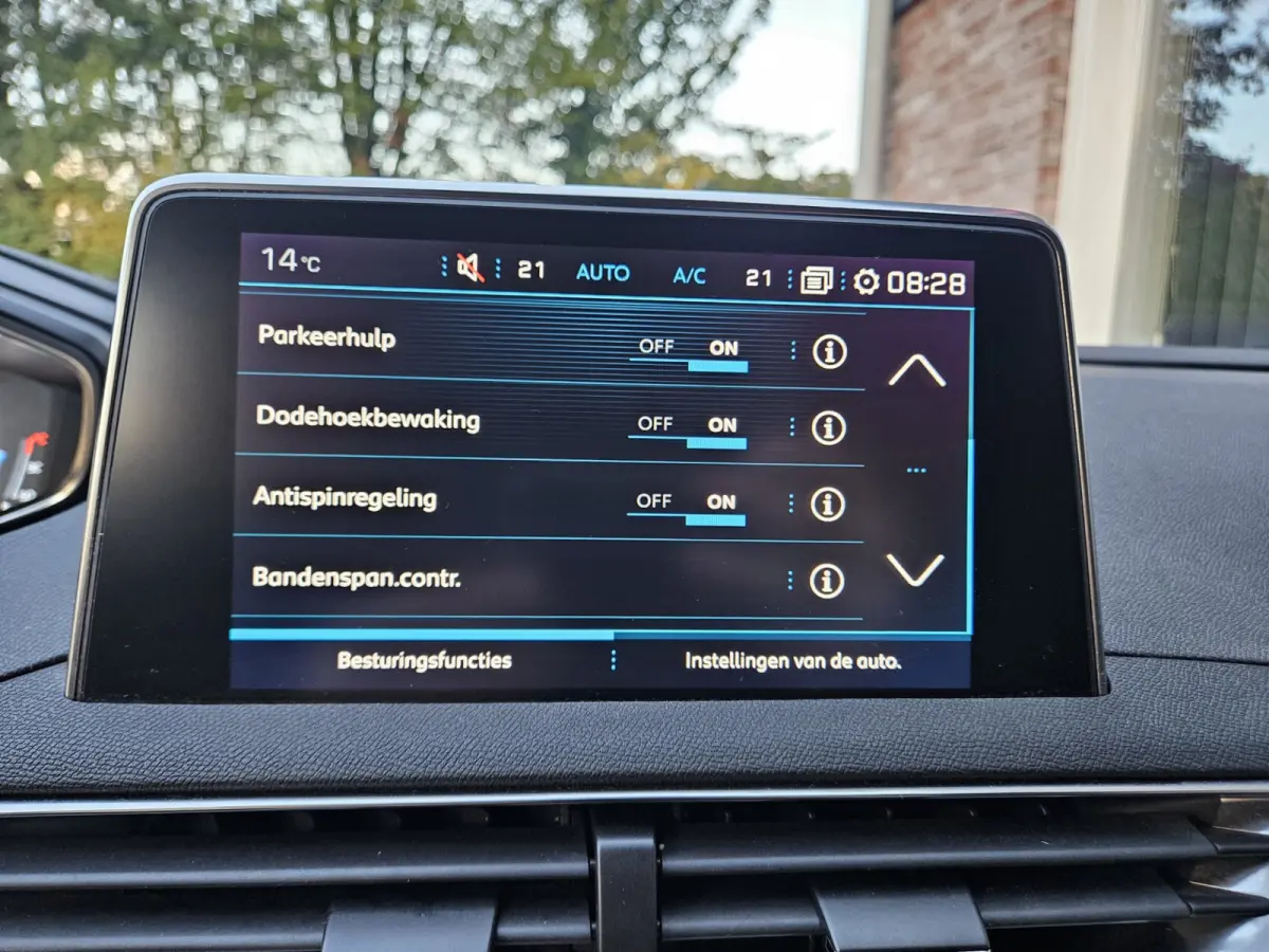 1.2 PureTech Crossway 7-Zitplaatsen! Camera! Carplay! Airco! Navigatie! Cruise Control! Nette Auto!