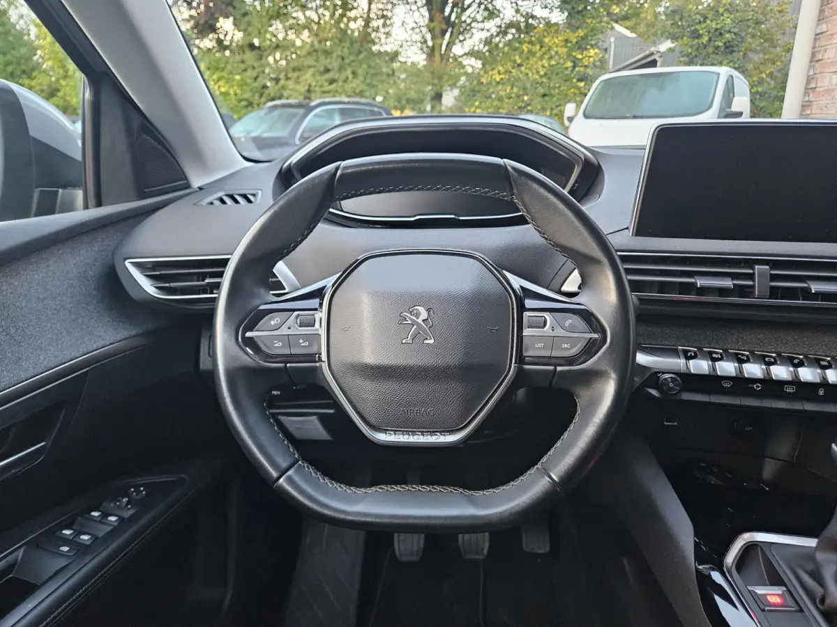 1.2 PureTech Crossway 7-Zitplaatsen! Camera! Carplay! Airco! Navigatie! Cruise Control! Nette Auto!