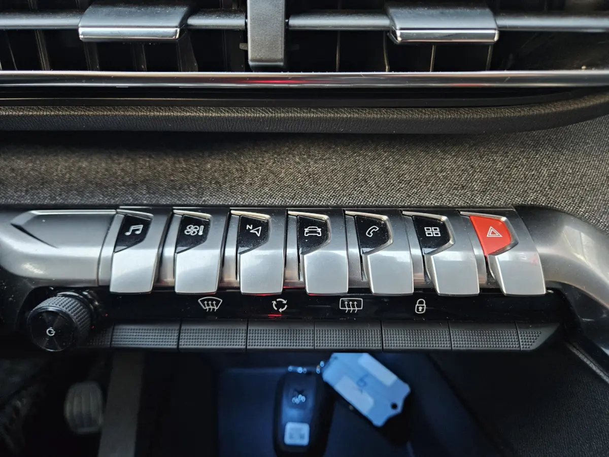 1.2 PureTech Crossway 7-Zitplaatsen! Camera! Carplay! Airco! Navigatie! Cruise Control! Nette Auto!