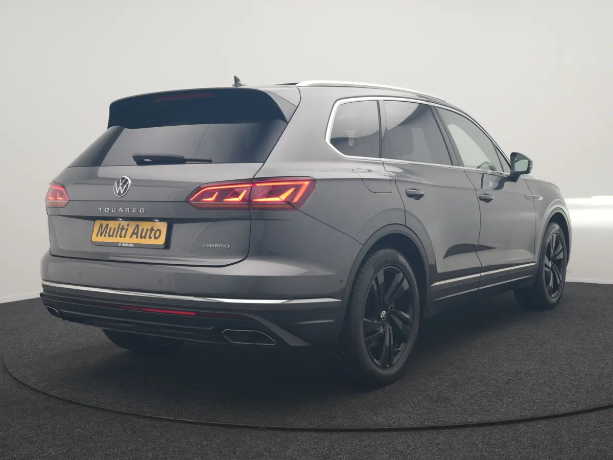 3.0 TSi eHybrid 4MOTION PHEV 381pk Dealer O.H. | SOH 91,3% | Trekhaak Af Fabriek | Luchtvering | Panodak | Adaptive Cruise | Dynaudio | 360 Camera | Head Up | Lederen Comfortstoelen Memory &