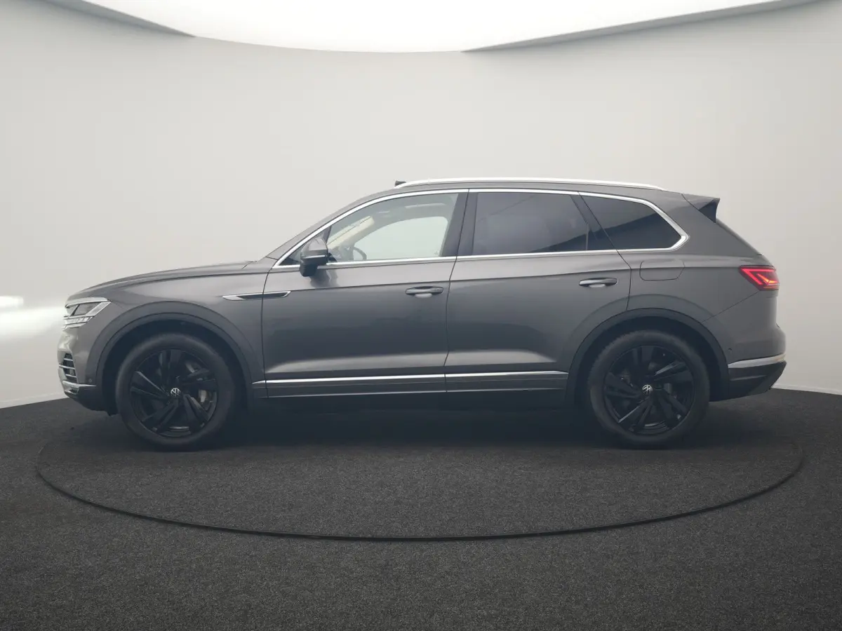 3.0 TSi eHybrid 4MOTION PHEV 381pk Dealer O.H. | SOH 91,3% | Trekhaak Af Fabriek | Luchtvering | Panodak | Adaptive Cruise | Dynaudio | 360 Camera | Head Up | Lederen Comfortstoelen Memory &